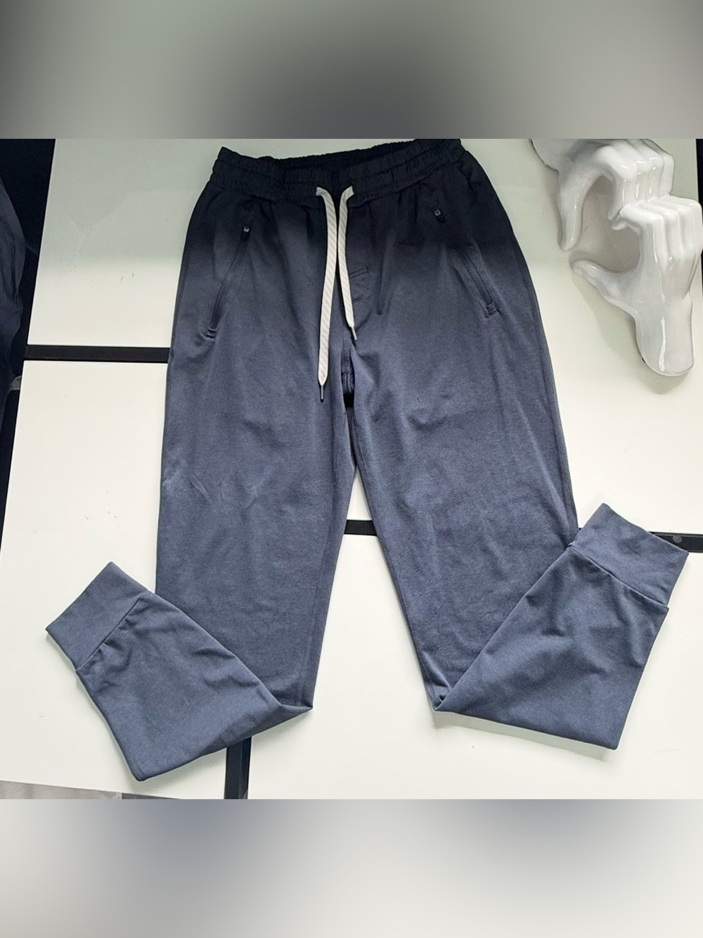 Vuori Men's Performance Joggers - Size Small - Picture 12 of 16